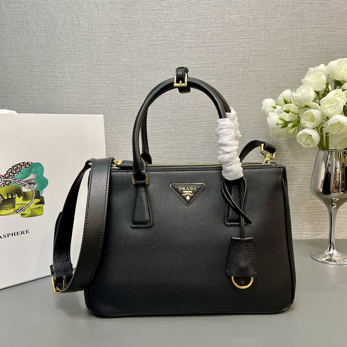 Pra*a top handle bags